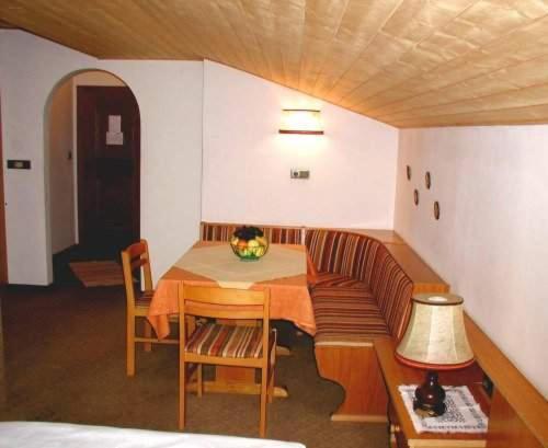 Apparthotel Taufenbrunn Partschins Zimmer foto